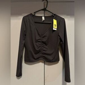 ❤️All in Motion - Black Ruched Crop Workout Shirt (Size L)